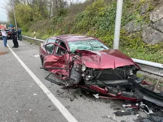 El kamikaze de la "Y" no tenía carné, tiene antecedentes y sembró antes el pánico por Oviedo