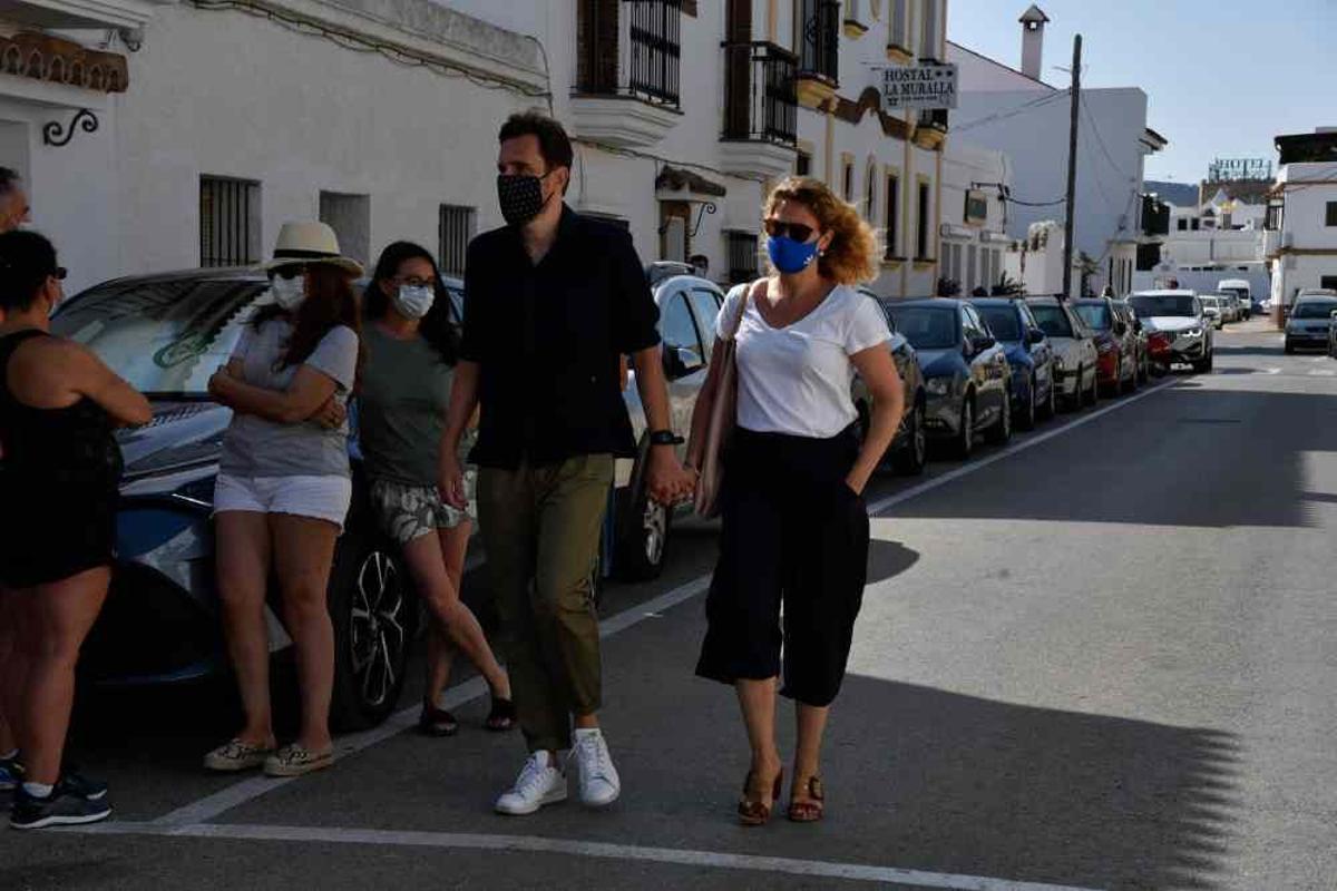 Alberto Díaz y Cristina Soria llegan al entierro de Antonio Juan Vidal