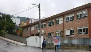 Redondela urge a la Xunta arreglos en el colegio de Laredo