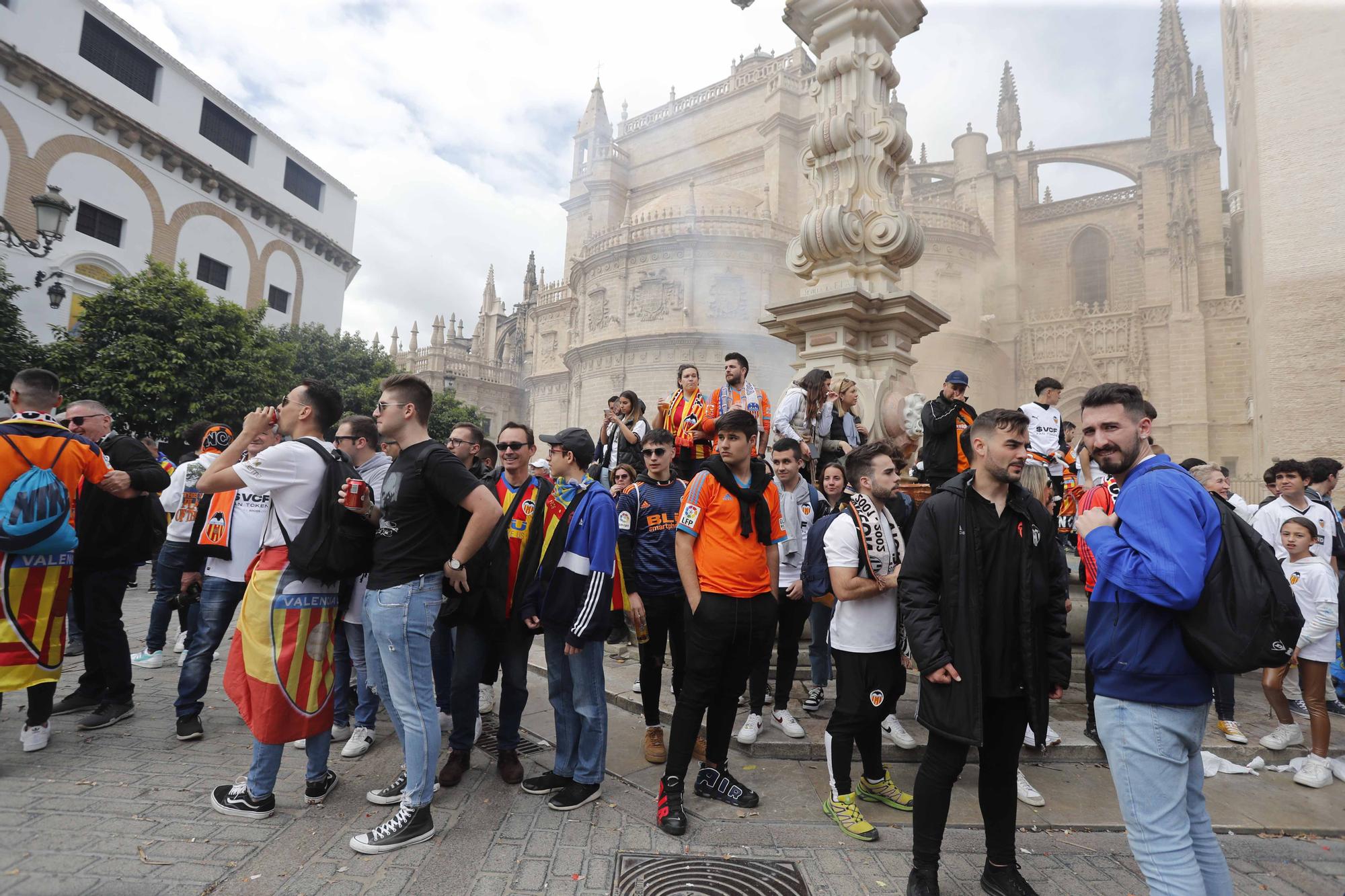 La afición valencianista toma Sevilla