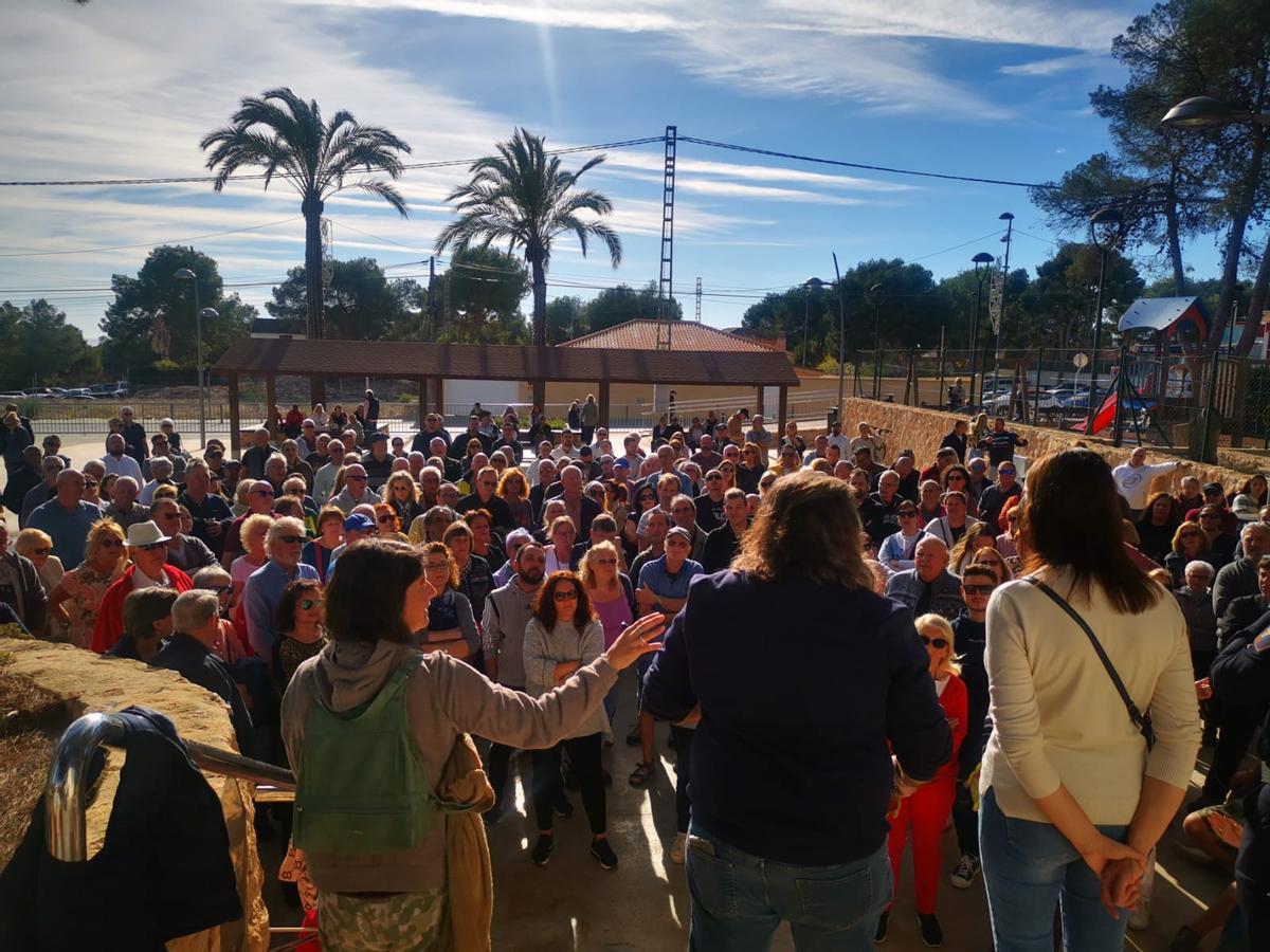 Reunión a la que han asistido 300 vecinos