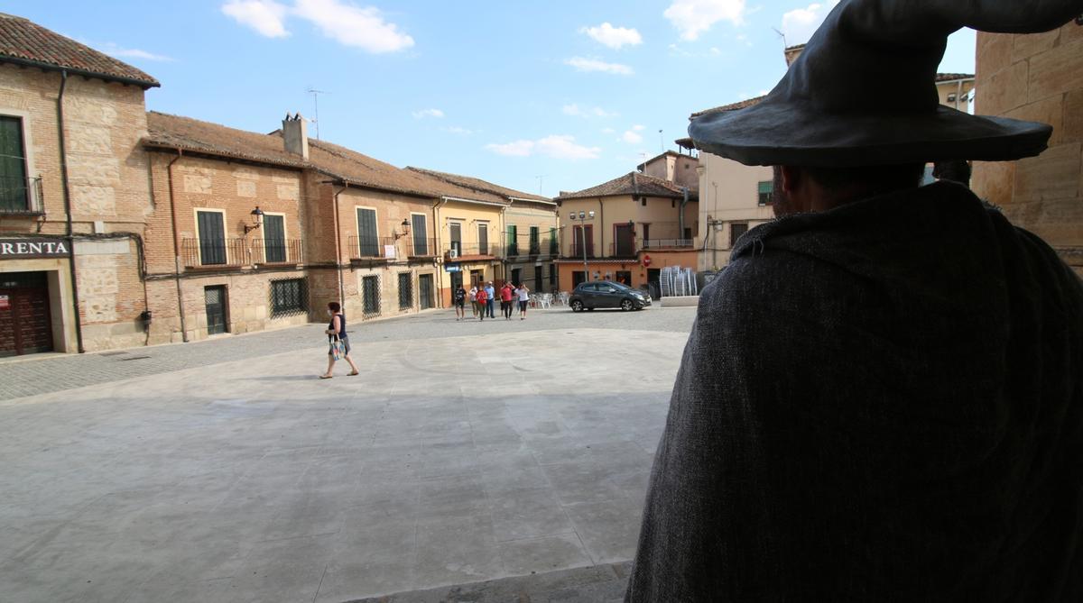 "Caminar con un Mago" tiene un precio desde 50 euros la media jornada, y 80 euros un día completo