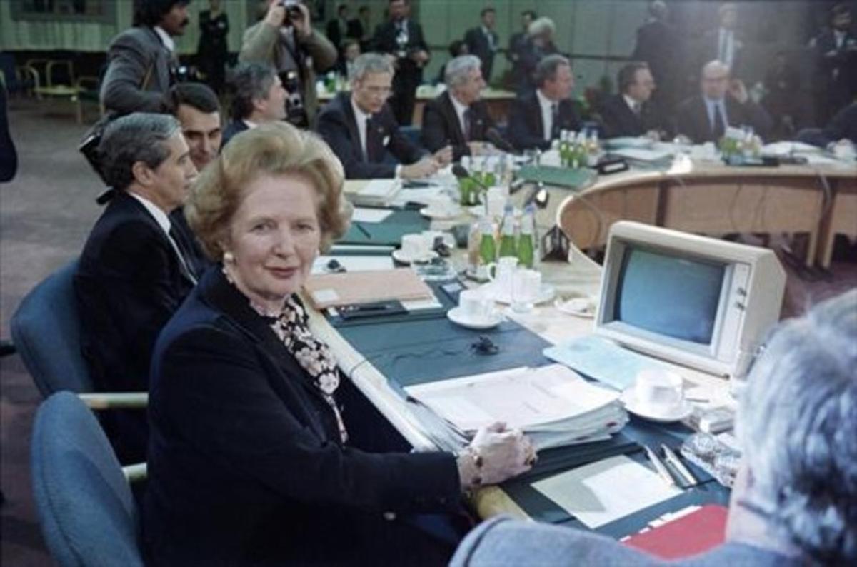 Thatcher, en una cumbre en Londres en 1986.