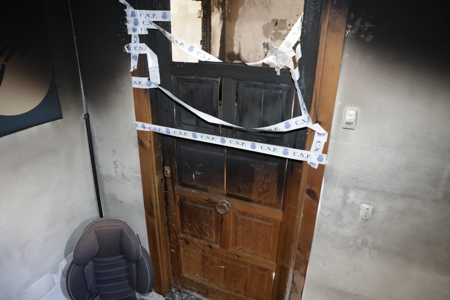 Detenido un hombre en Palma por quemar su casa con su mujer y su hija dentro