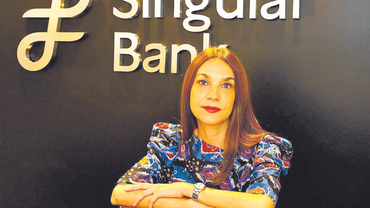 Alicia Coronil Jónsson, en las oficinas de Singular Bank durante su visita a Zaragoza.