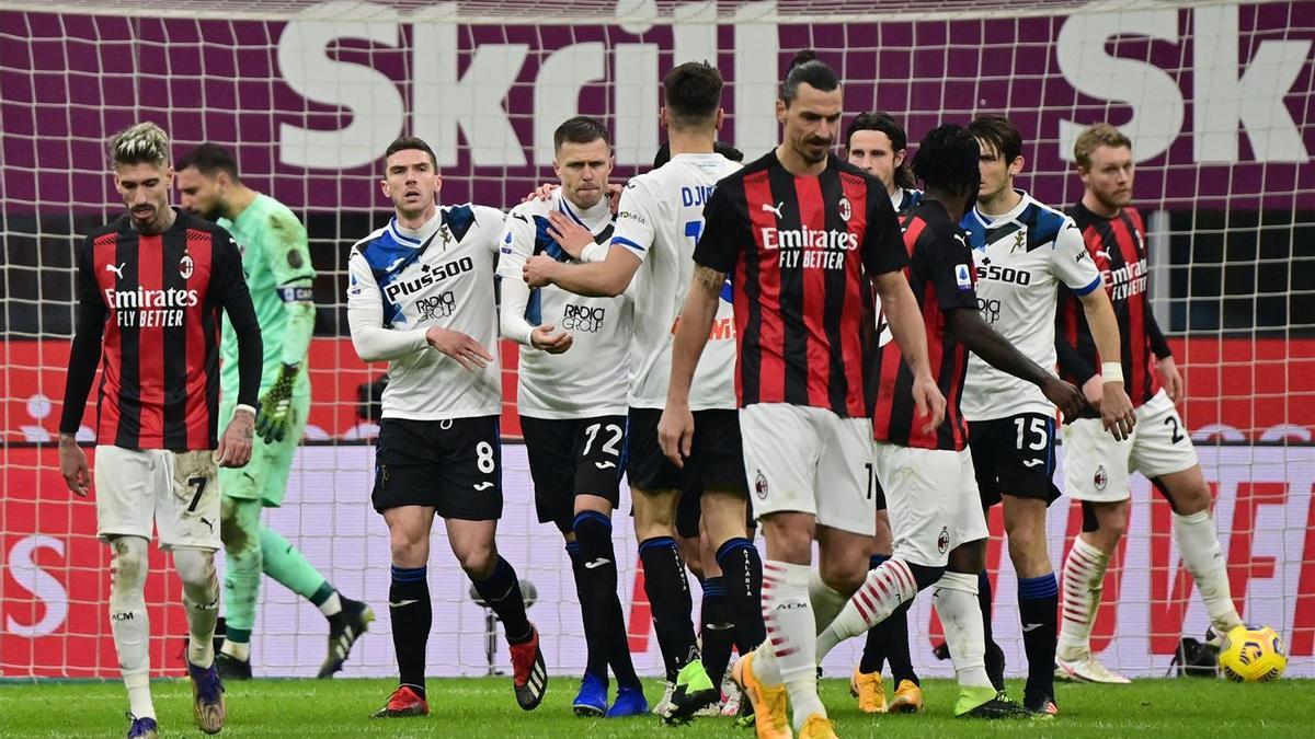 Zlatan Ibrahimovic, impotente ante el vendaval de la Atalanta en San Siro