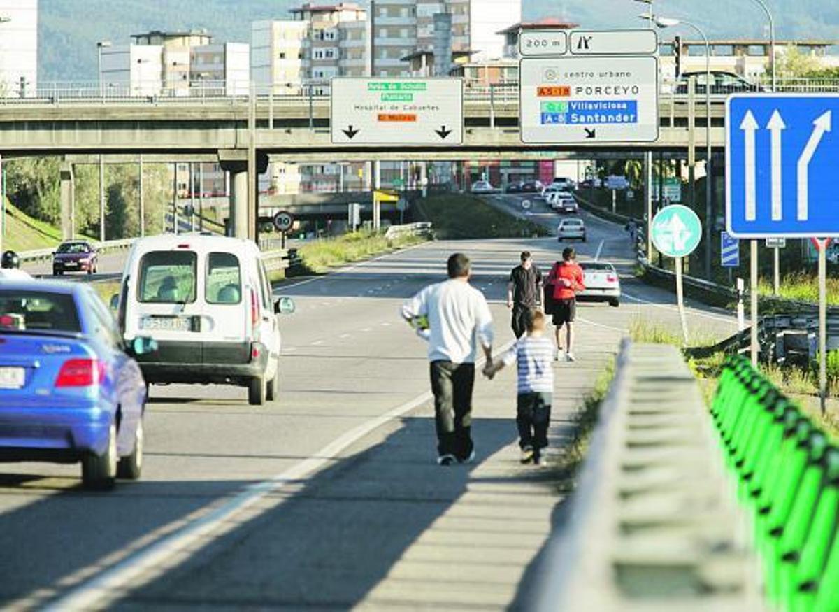 La autovía del Príncipe de Asturias aún espera que le «pacifiquen» el tráfico