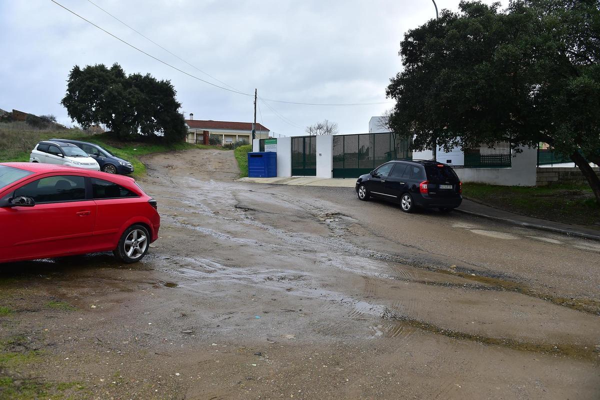 Fotogalería | Estado de los accesos al colegio San Miguel de Plasencia