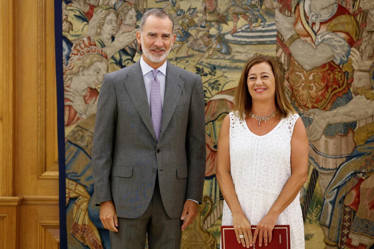 El Rei veurà els portaveus dels partits dilluns i dimarts per proposar candidat El Rei veurà els portaveus dels partits dilluns i dimarts per proposar candidat