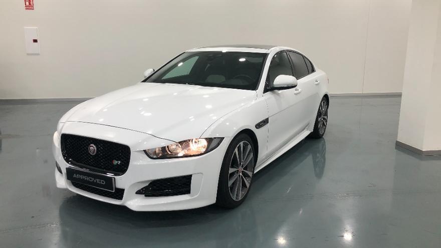 Jaguar XE R-Sport.