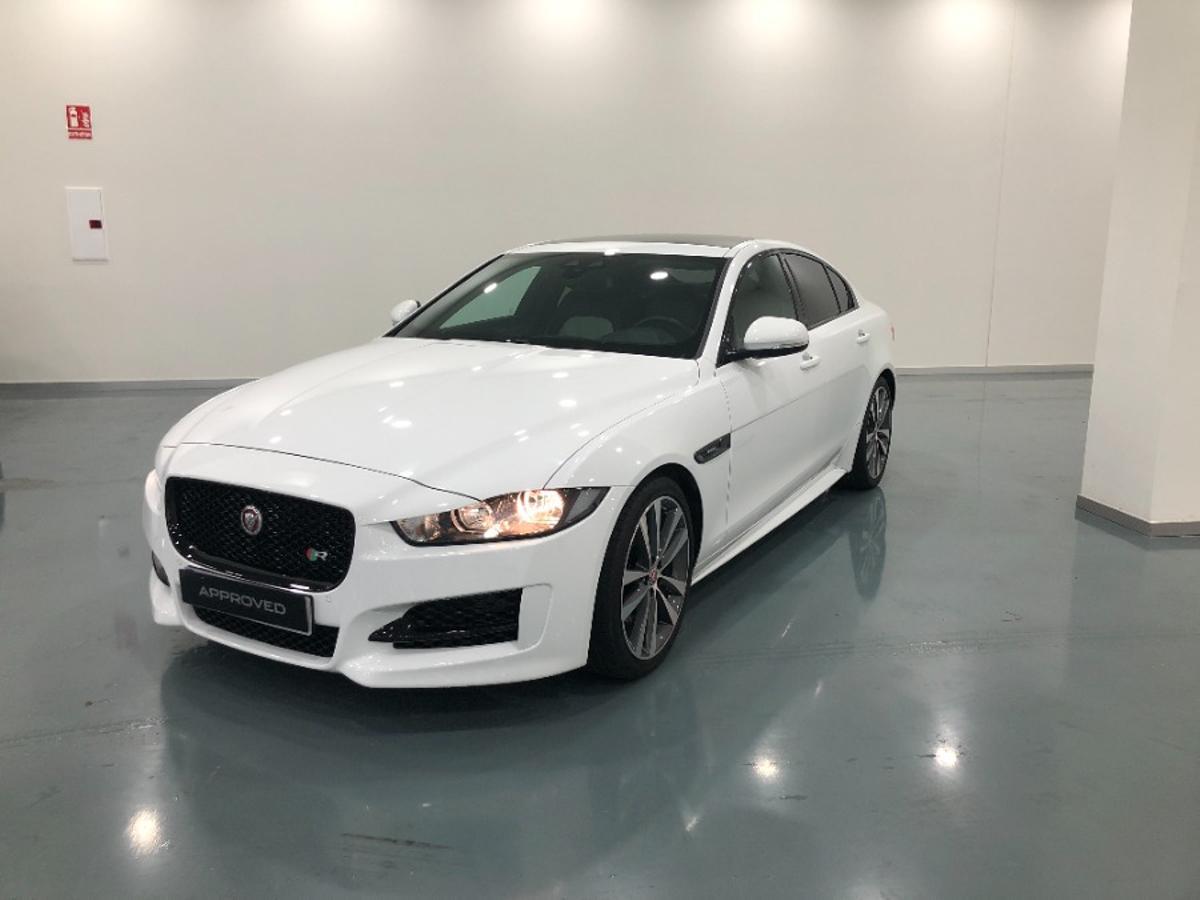 Jaguar XE R-Sport.