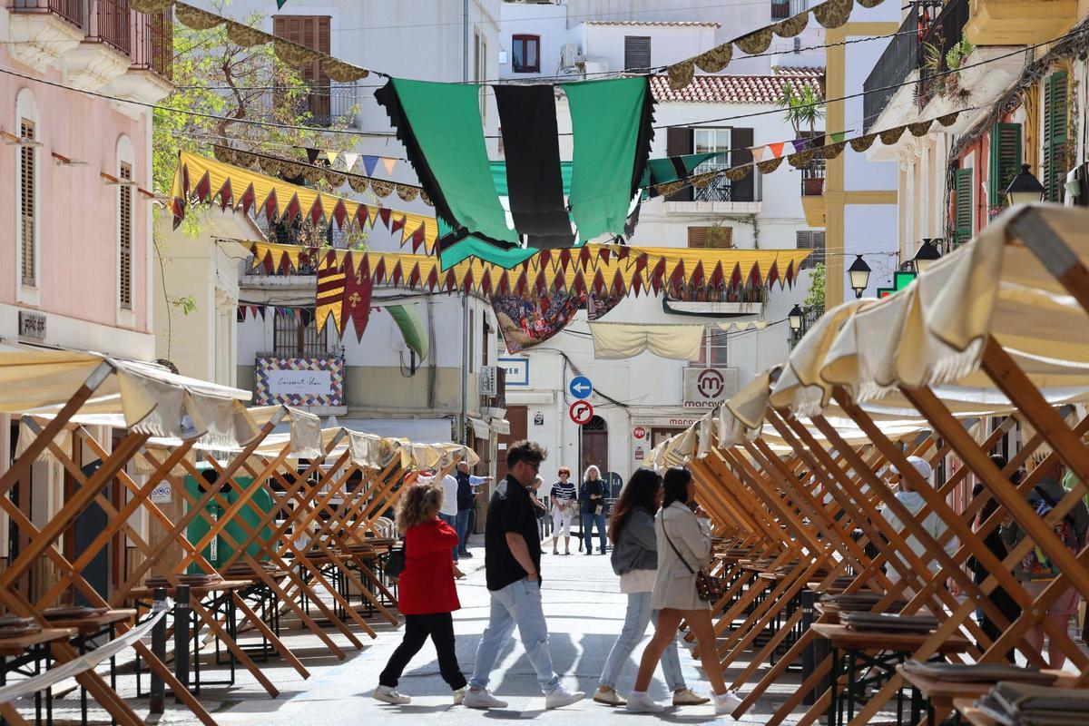 Preparativos de la Feria Ibiza Medieval