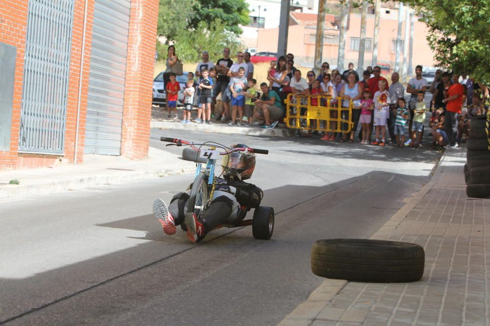 Los autos locos del barrio alcoyano de Batoy