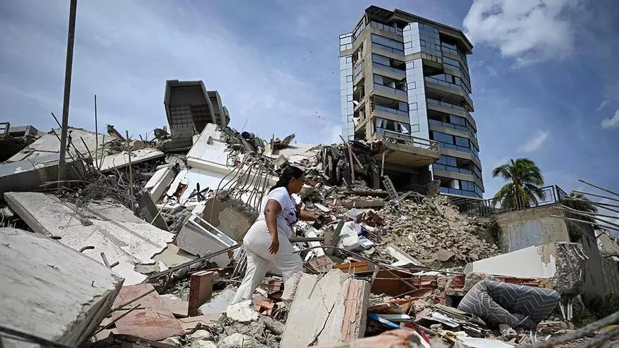 Cómo actuar durante un terremoto: refugiarse bajo una mesa y permanecer en el interior