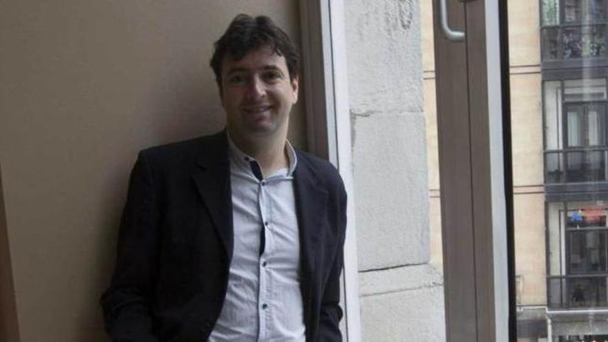 El director de orquesta asturiano Oliver Díaz, nuevo director musical del Teatro de la Zarzuela