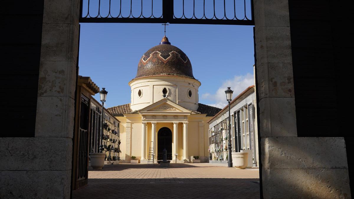 Entrada del cementerio de Xàtiva.