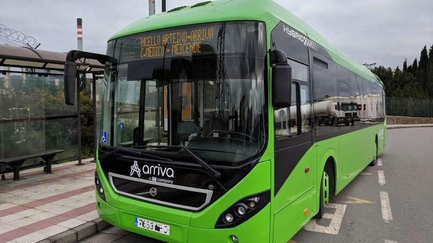 Autobús que recorre la línea entre Meicende y Arteixo.