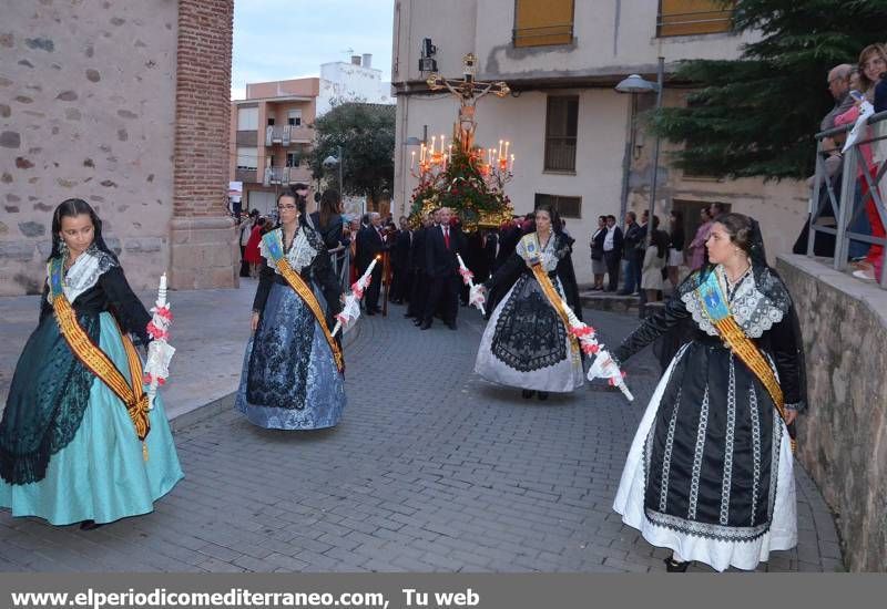 Galería de fotos -- La Vall celebra la solemne procesión en honor al Santíssim Crist