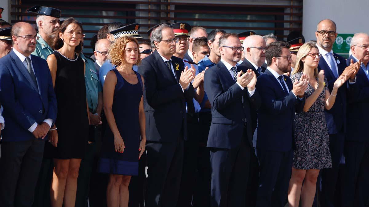 La alcaldesa de Cambrils afirma que el terrorismo no cambiará la convivencia y la democracia.