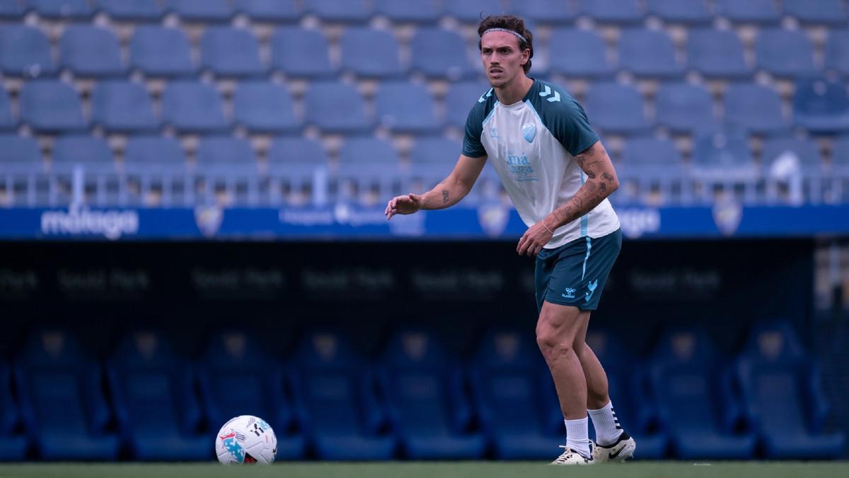 Recio, en el entrenamiento del Málaga CF.