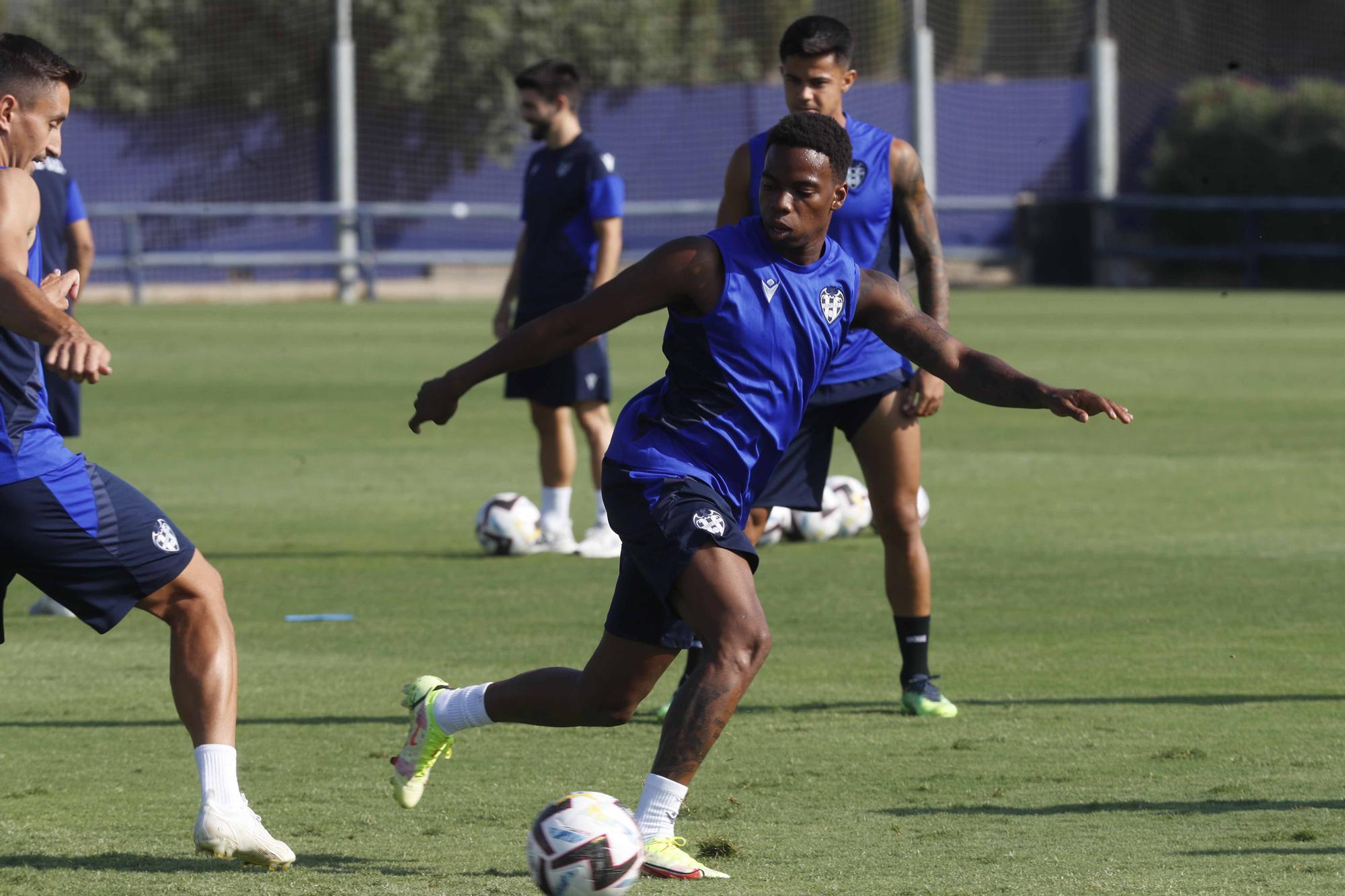 Sesión en Buñol del Levante UD