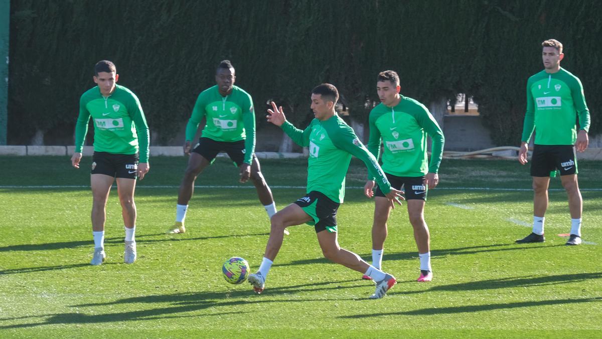 Roco, Ponce, Helibelton Palacios, Lautaro Blanco y Lucas Boyé, a la derecha, en el entrenamiento del viernes