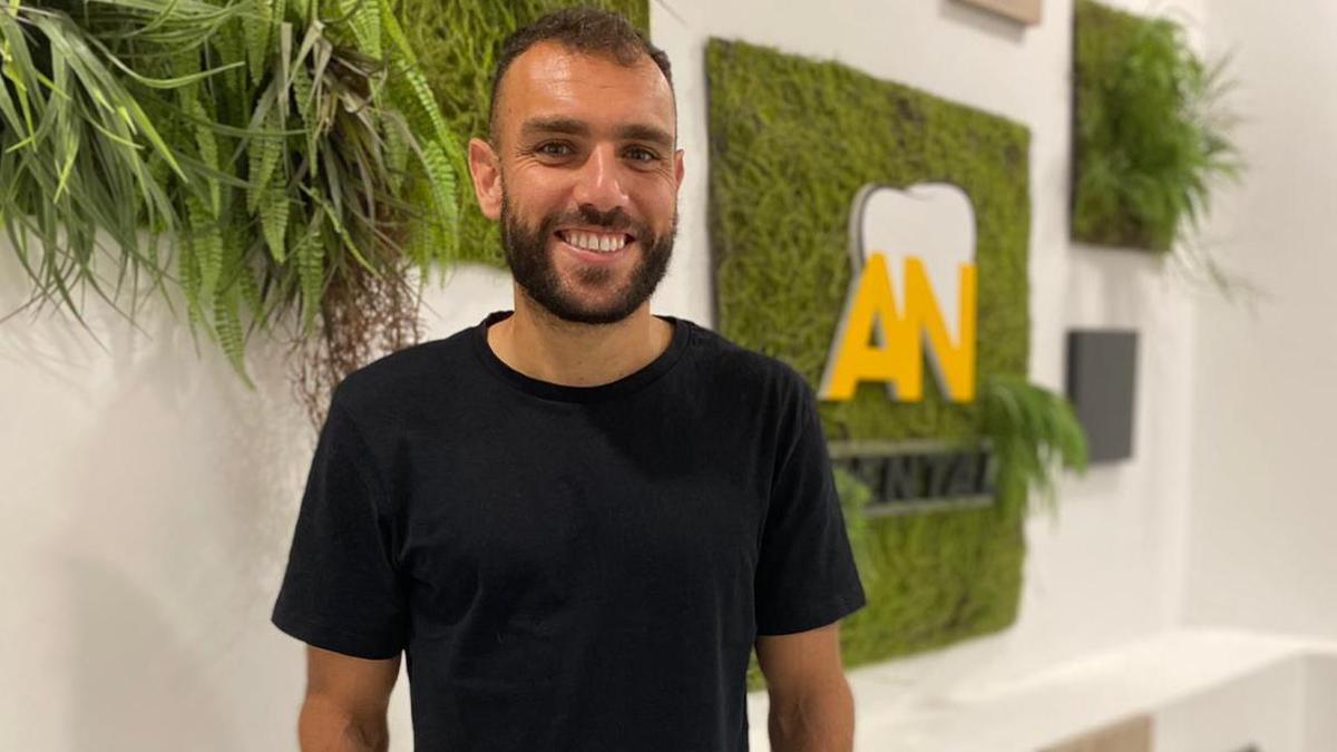 Gonzalo Verdú, jugador del Elche C.F. en AN Dental