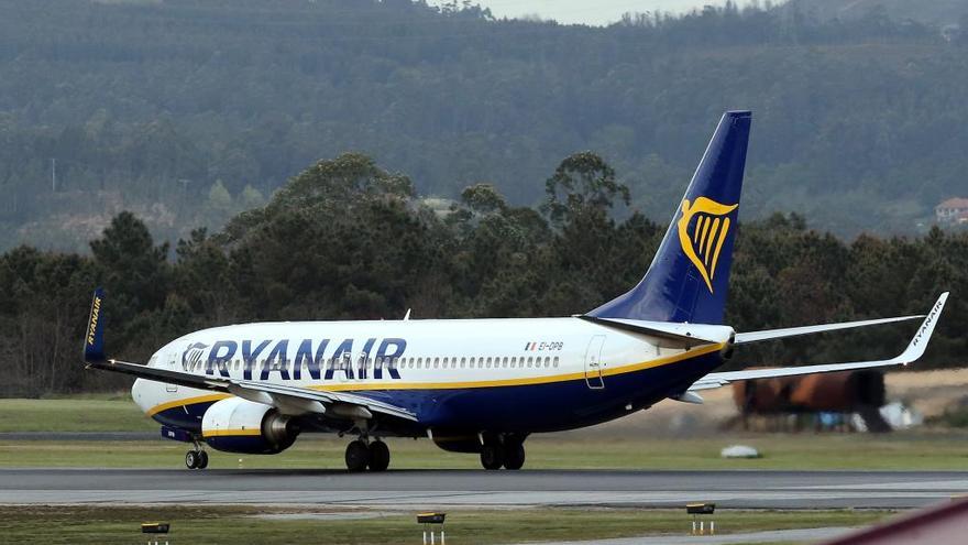 Un avión de Ryanair. // Marta G. Brea