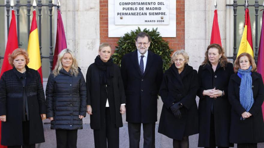 Las asociaciones de víctimas, juntas por primera vez, en los homenajes del 11M