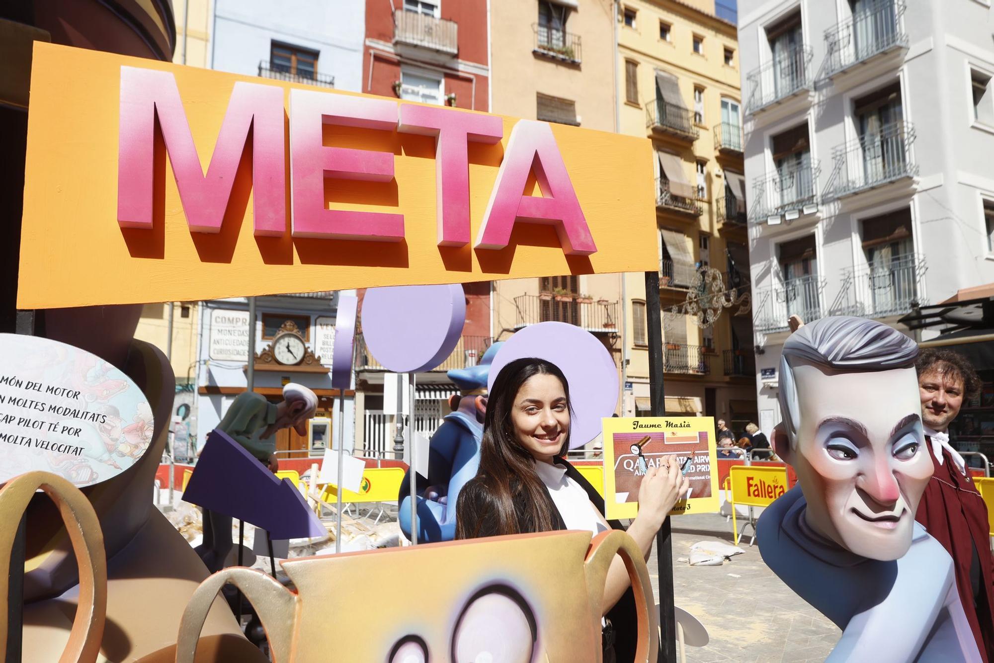 Nerea Martí y Marta García, en la plantà de la Falla del Circuit