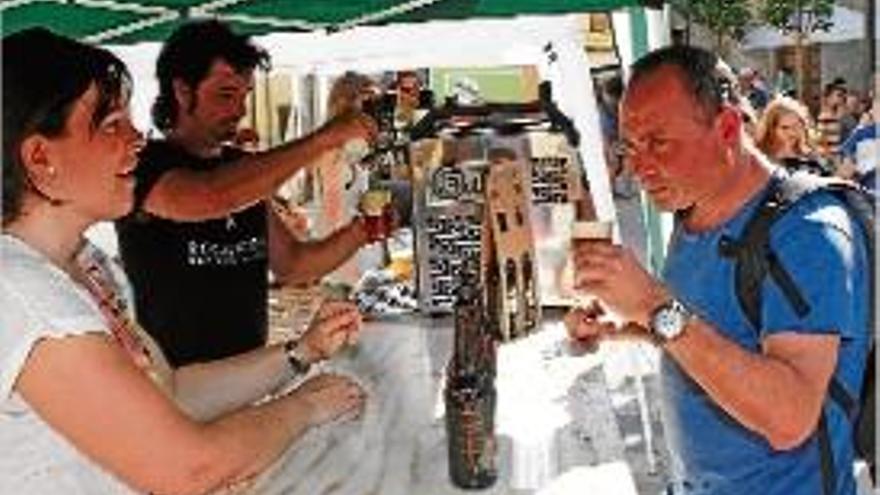 El Vadebirres va comptar amb música i tasts de cervesa.