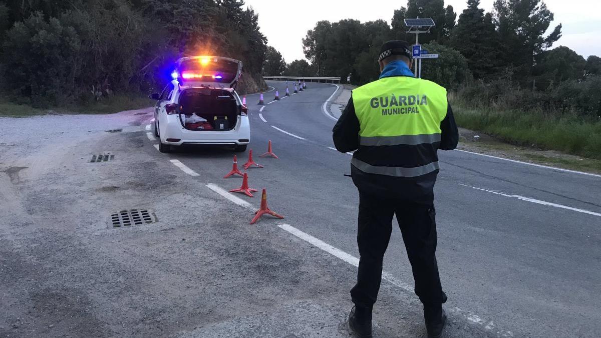 Un dels controls policials a Port de la Selva.