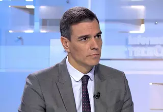 Sánchez exige a Feijóo "rectificar" los pactos con Vox tras la polémica de Abascal