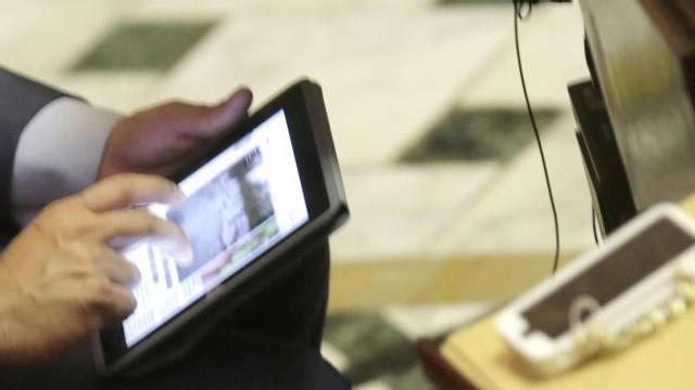El 'kit tecnológico' de iPad e iPhone del Congreso.