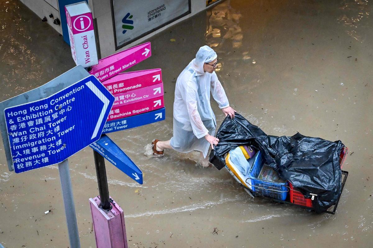 Hong Kong, gravemente inundado por el mayor temporal en 140 años