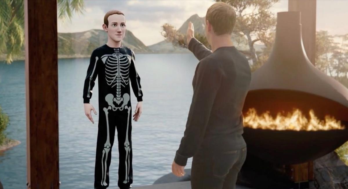 El fundador de Facebook, Mark Zuckerberg, ante su avatar en un entorno de realidad virtual.
