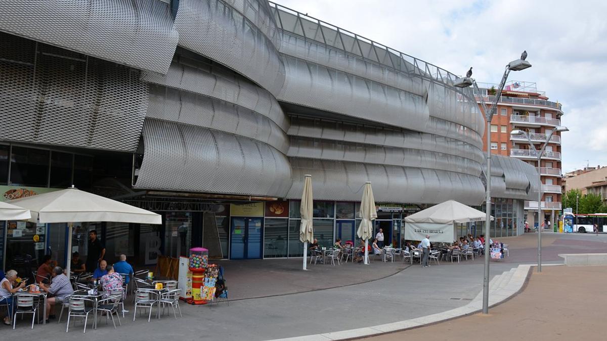 Fachada del mercado municipal de Rubí.