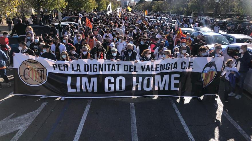 Manifestación del 11D contra la gestión de Meriton en el Valencia CF