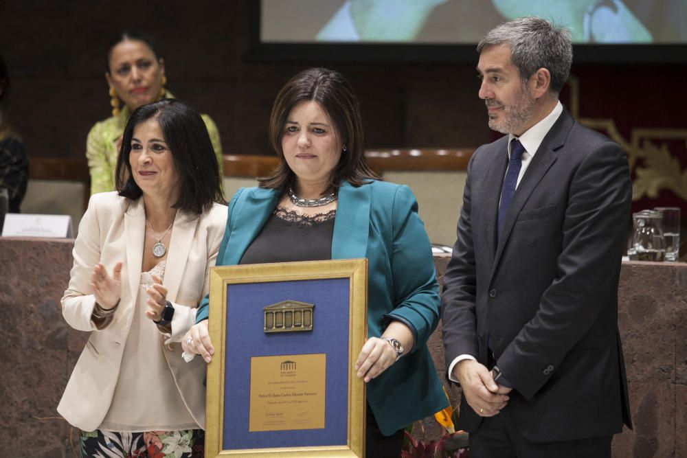 El Parlamento rinde homenaje póstumo al ...