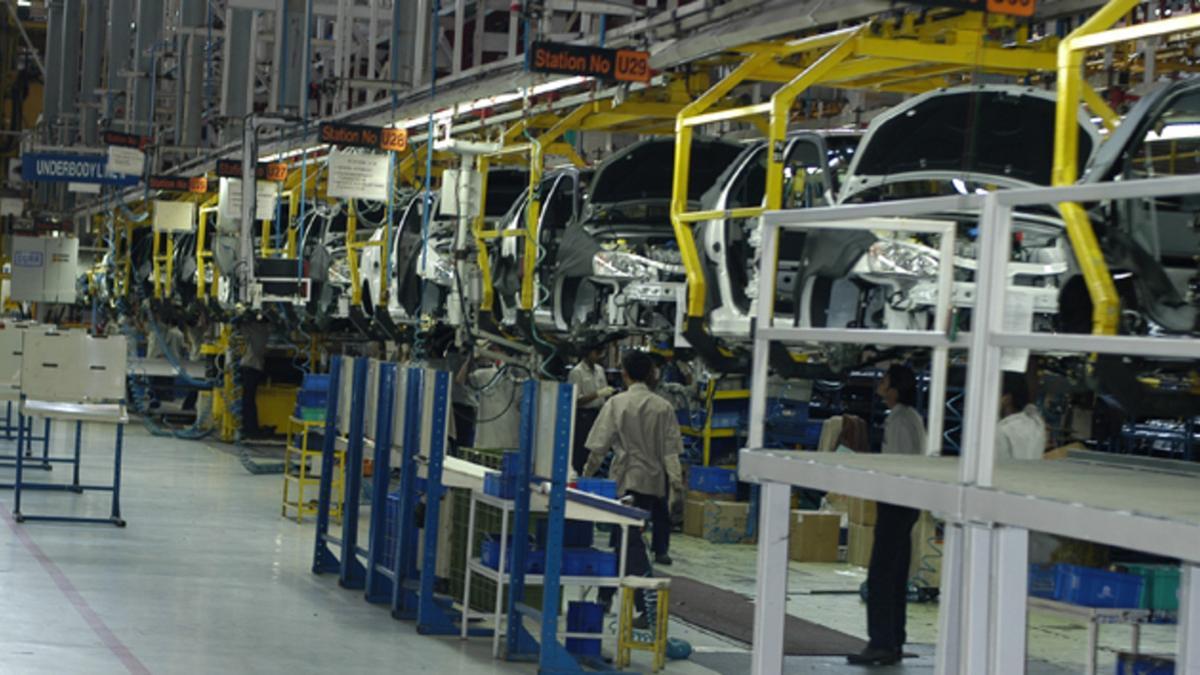 La industria española ha fabricado 222.395 vehículos en enero.