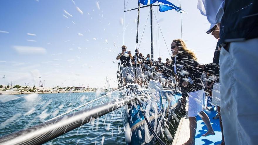 La hija del Aga Khan bautiza uno de los barcos construidos en Alginet.