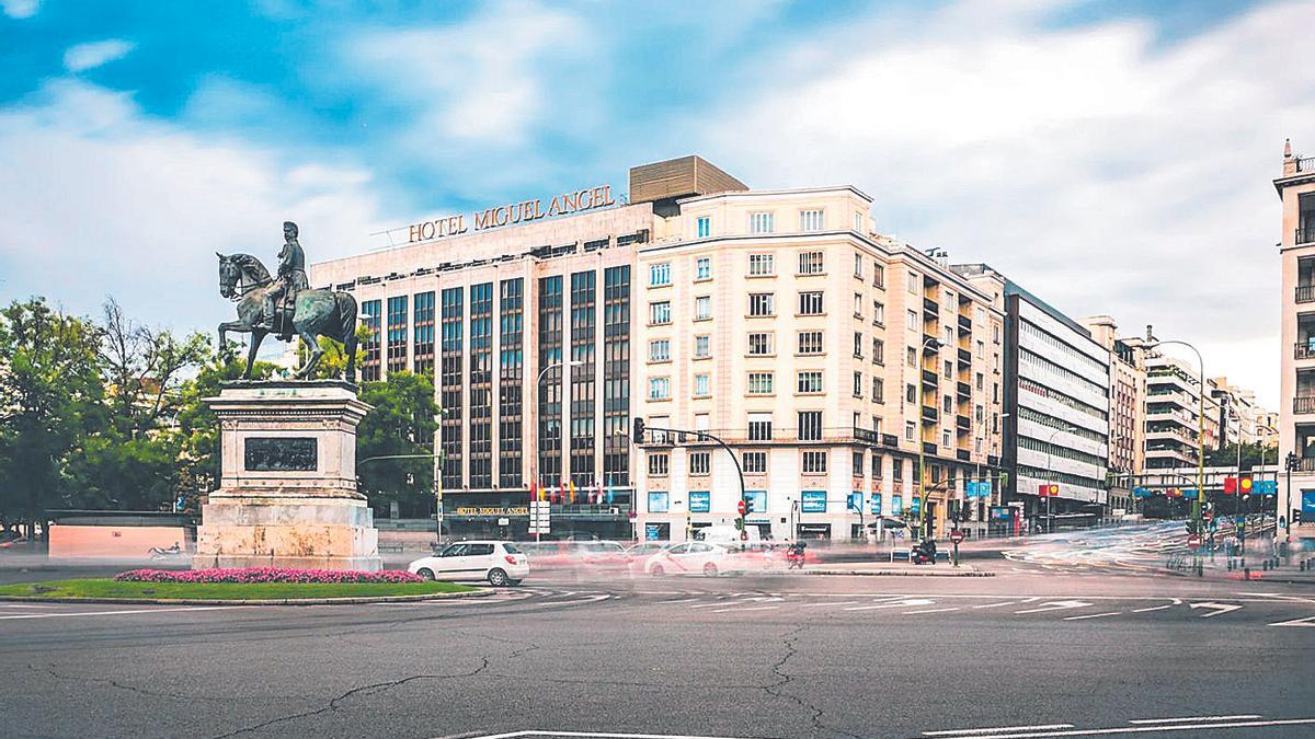 Fachada del Hotel Miguel Ángel de Madrid en el Paseo de la Castellana.