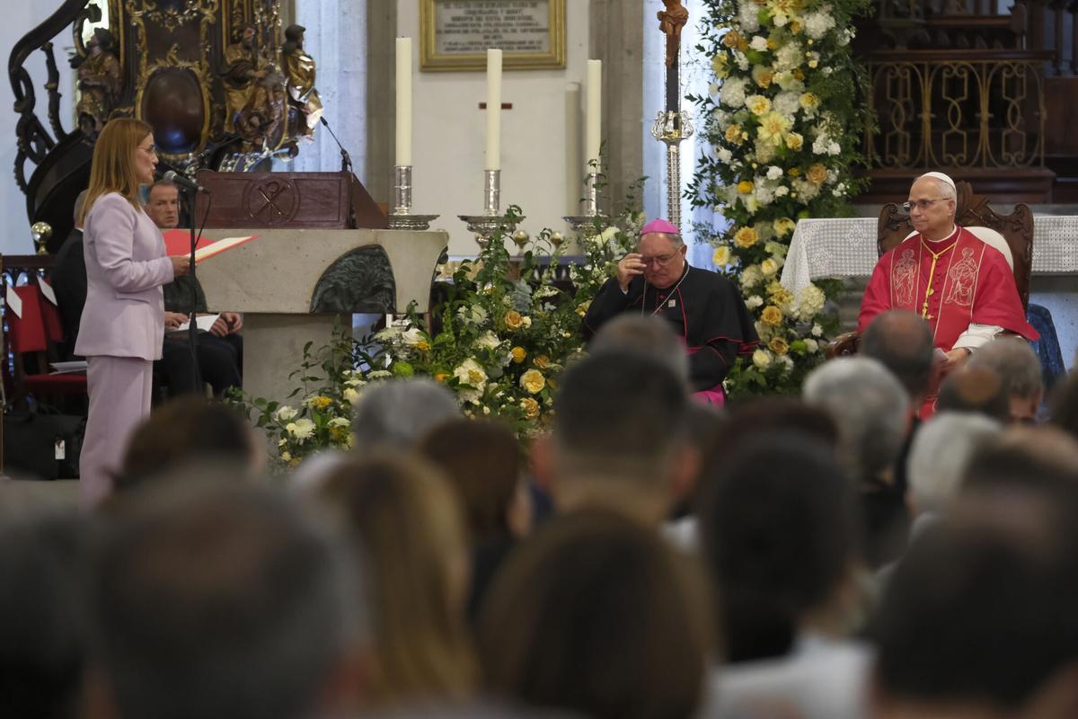 El papa León XIV durante un encuentro con obispos, sacerdotes, diáconos, religiosos, seminaristas y agentes de pastoral en la Catedral de Santa Ana este jueves, en Las Palmas de Gran Canaria.