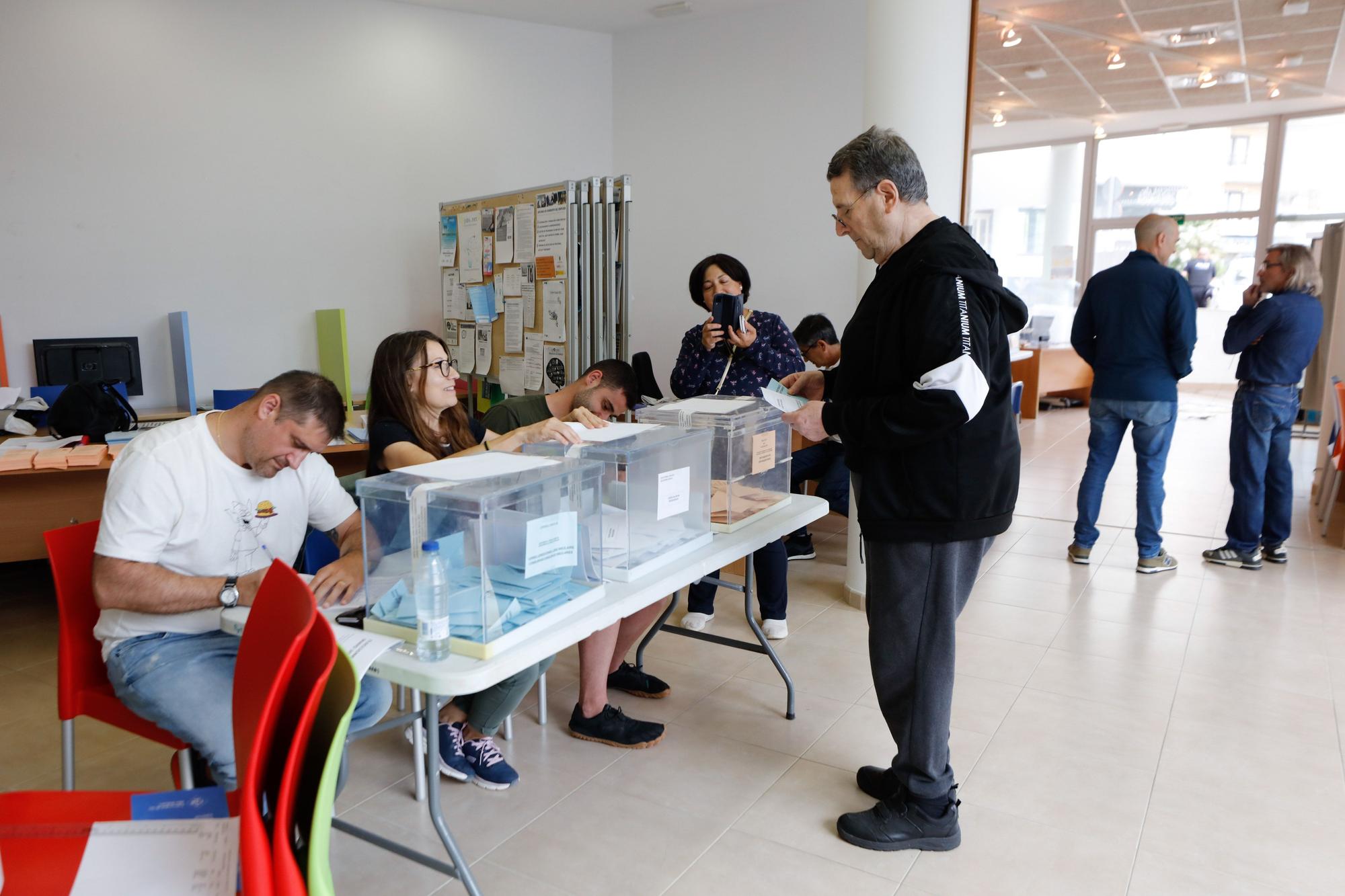 Todas las imágenes de la jornada de elecciones en Ibiza y Formentera