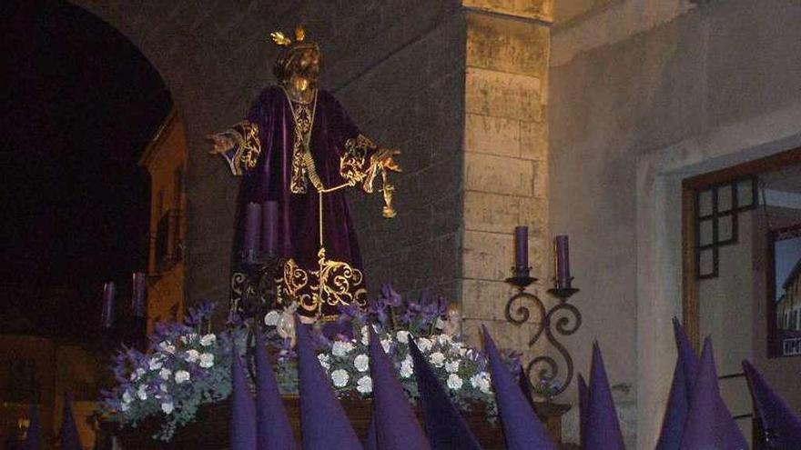 Procesión del Santo Ecce Homo en la Puerta del Mercado.