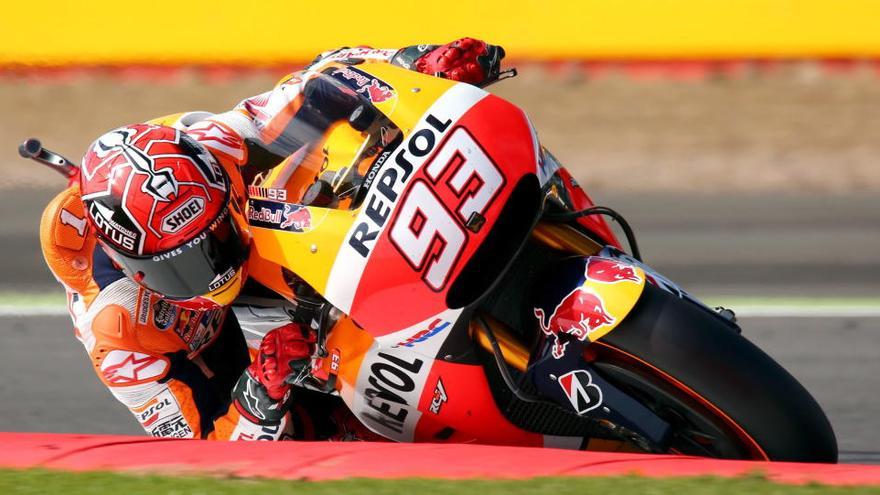 Márquez aconsegueix la «pole» i marca el rècord en el circuit de Silverstone