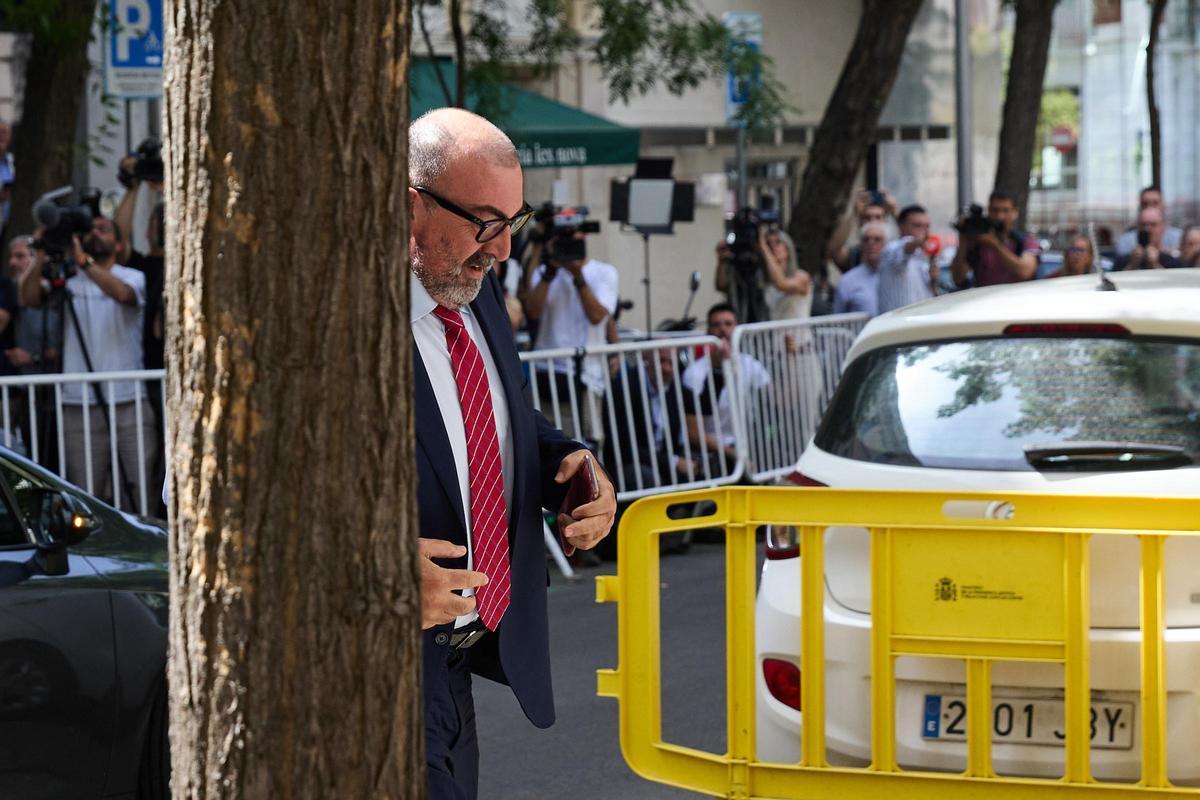 Archivo - El exasesor del exministro José Luis Ábalos, Koldo García, a su llegada al Tribunal Supremo, a 23 de junio de 2025, en Madrid (España).