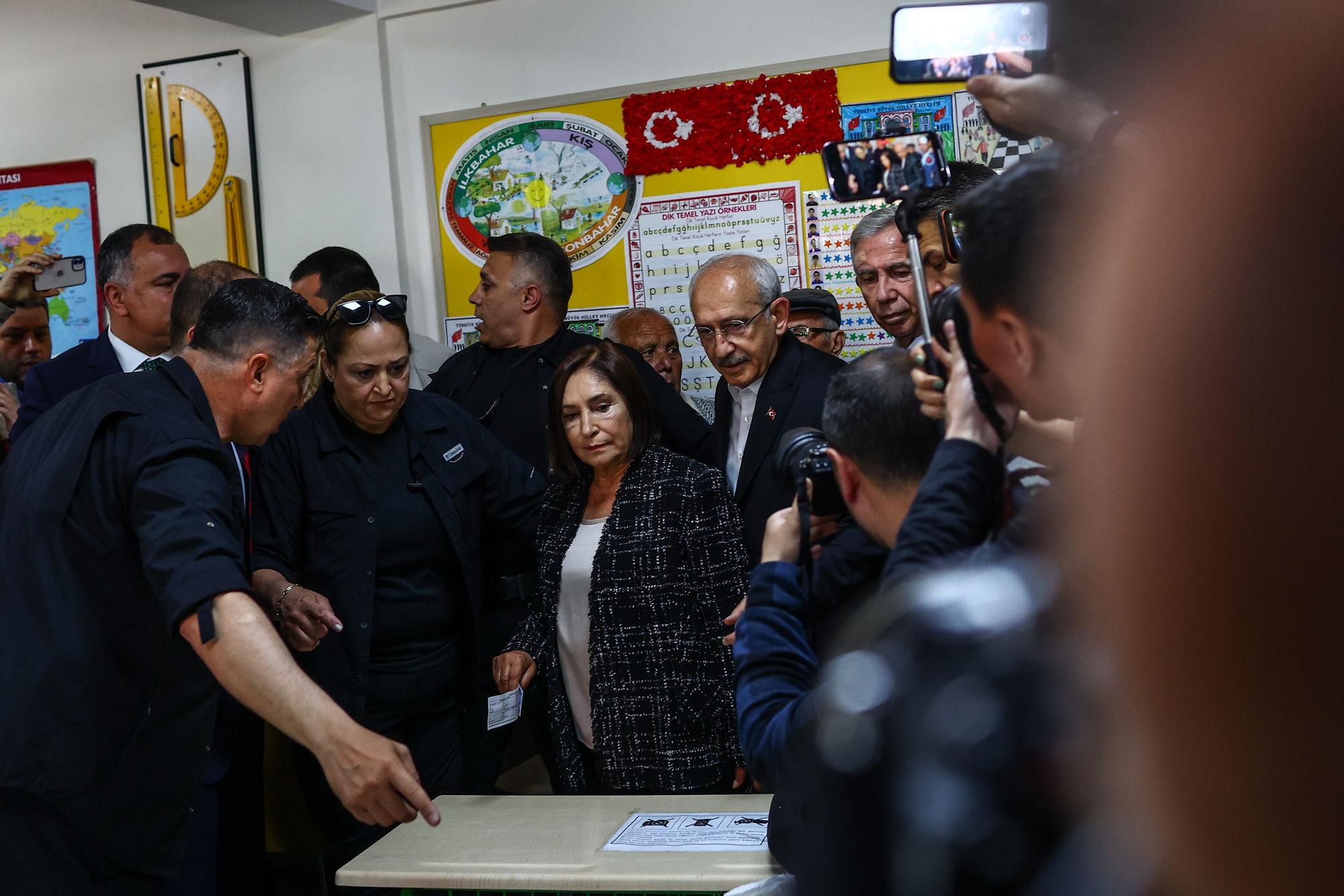 Las elecciones en Turquía discurren sin incidentes, con los líderes pidiendo participación