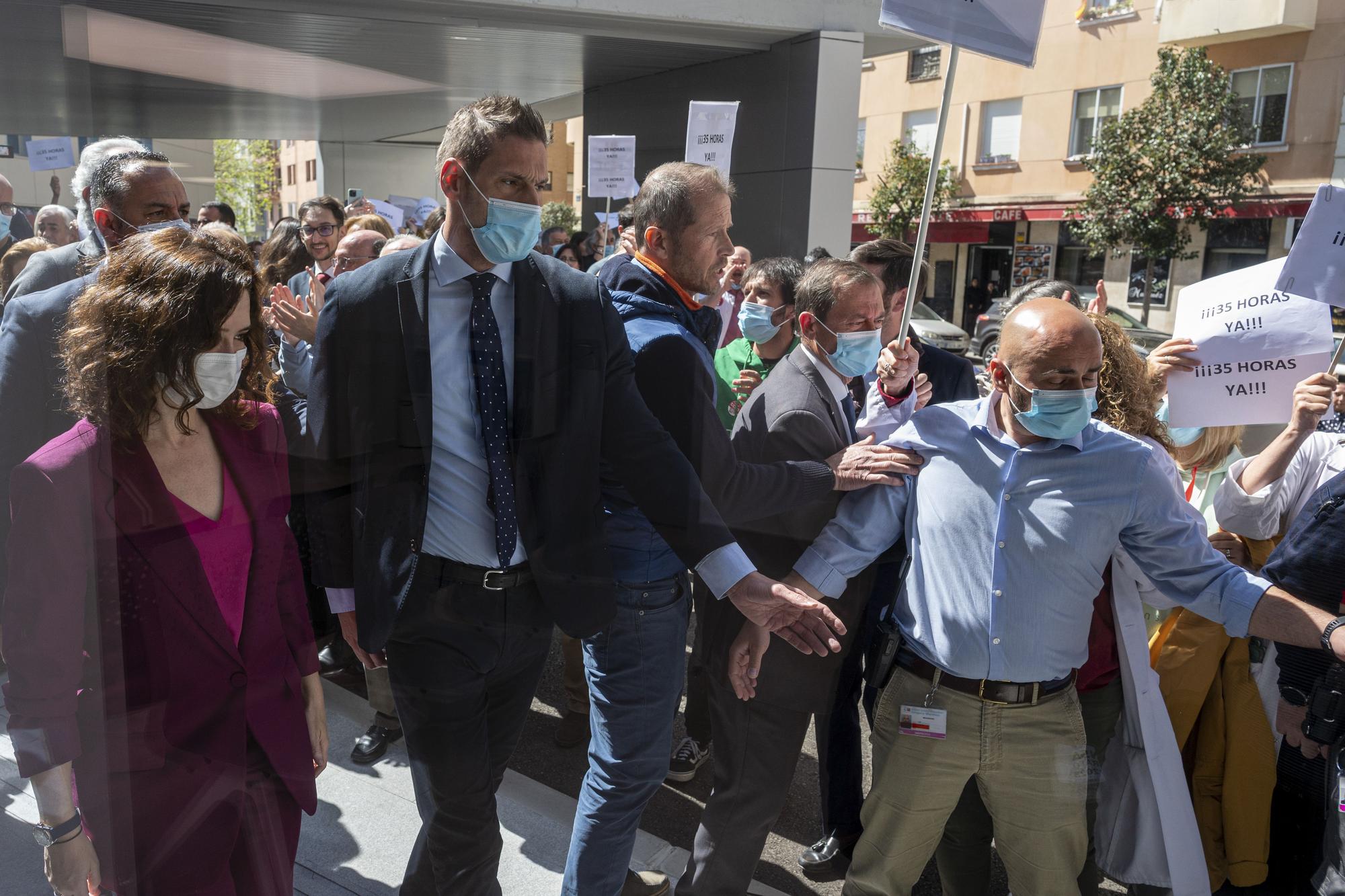 Isabel Díaz Ayuso visita el nuevo Hospital Oncológico del Gregorio Marañón