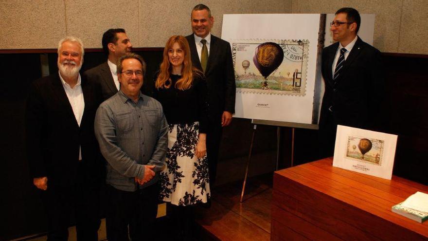 Autoridades durante la presentación del Pórtico